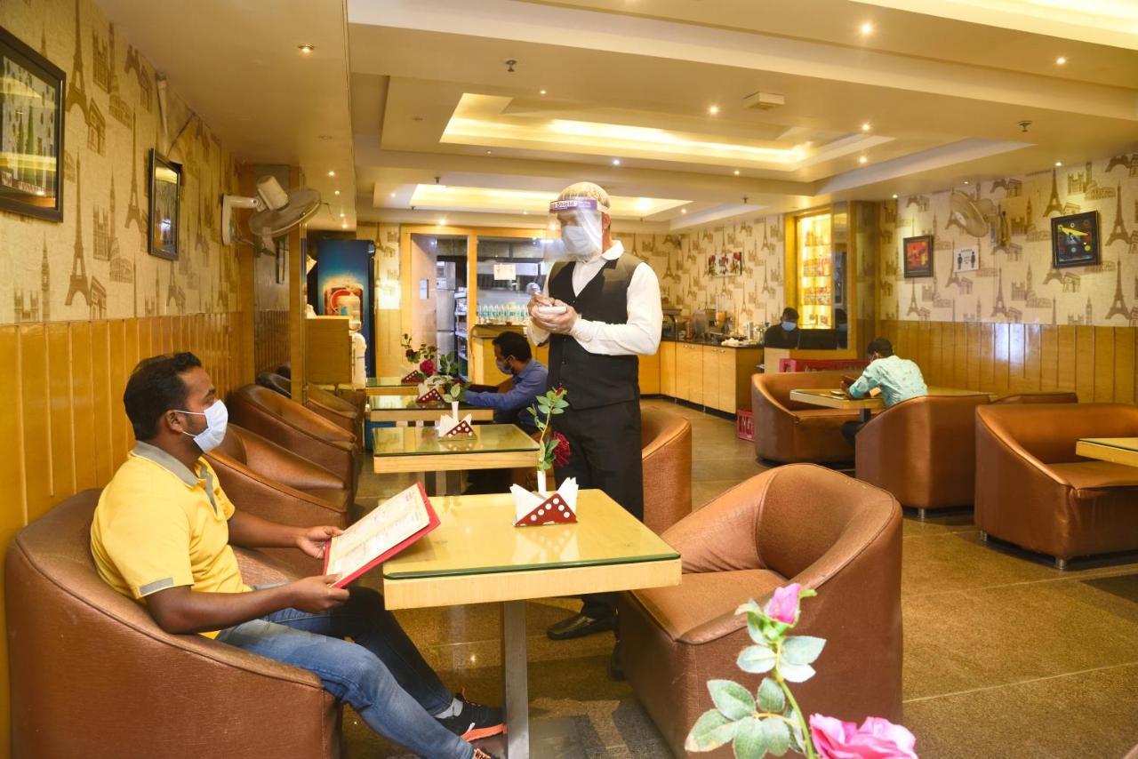 Отель Aman Continental - 2Mins From Railway Station And 5 Mins From Metro Нью-Дели Экстерьер фото