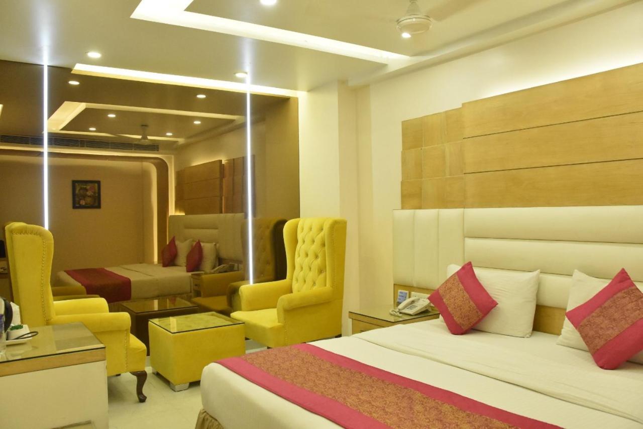Отель Aman Continental - 2Mins From Railway Station And 5 Mins From Metro Нью-Дели Экстерьер фото