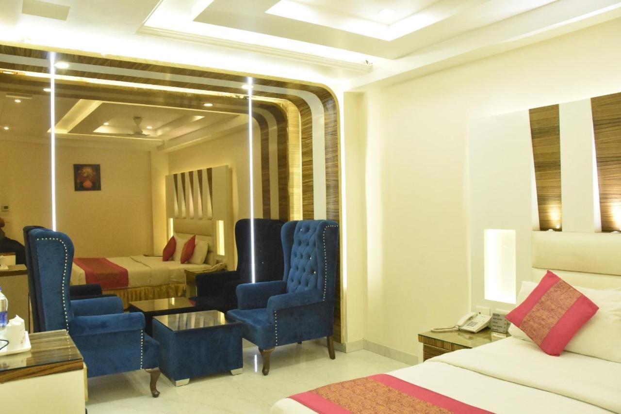 Отель Aman Continental - 2Mins From Railway Station And 5 Mins From Metro Нью-Дели Экстерьер фото
