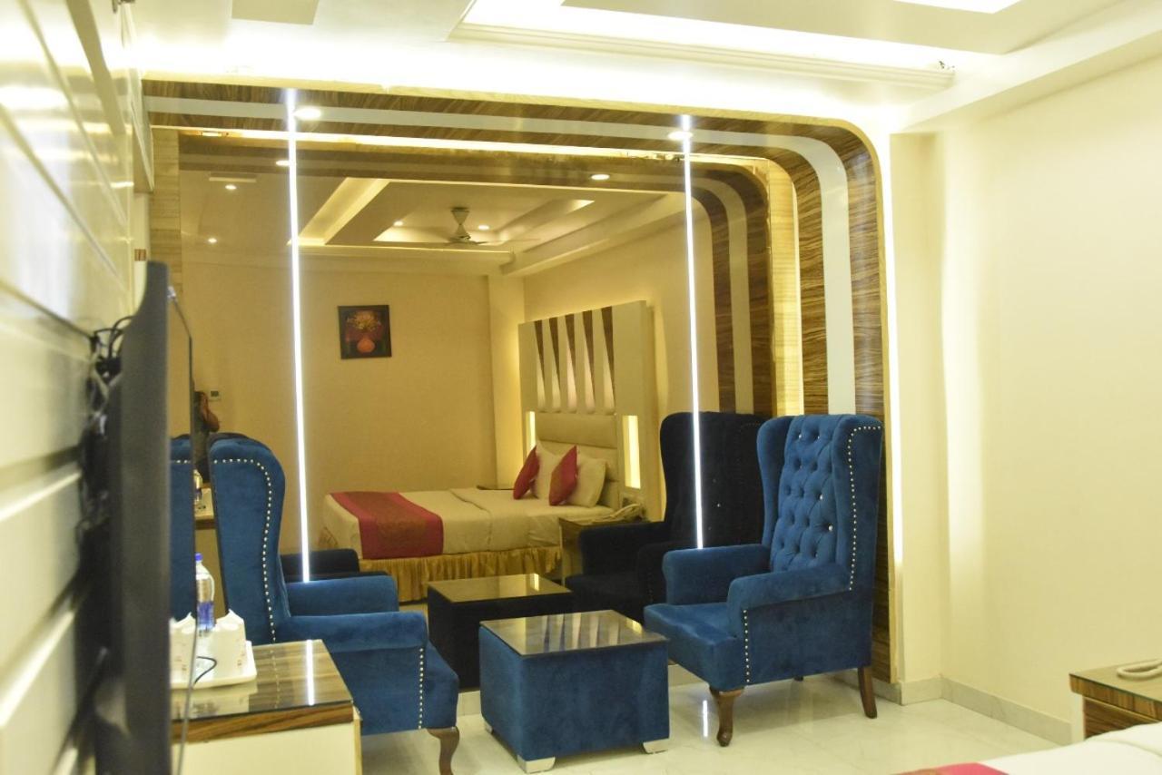 Отель Aman Continental - 2Mins From Railway Station And 5 Mins From Metro Нью-Дели Экстерьер фото