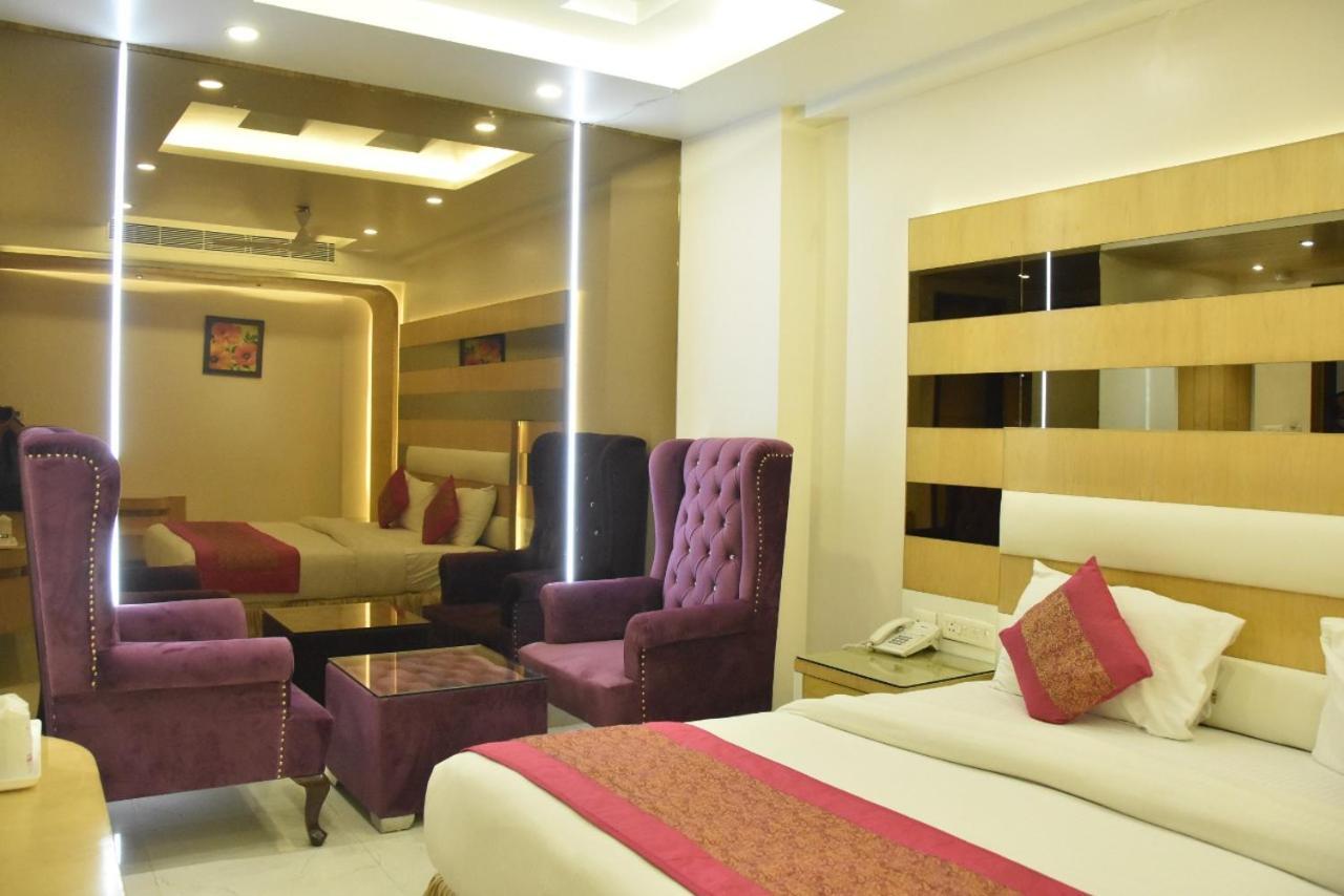 Отель Aman Continental - 2Mins From Railway Station And 5 Mins From Metro Нью-Дели Экстерьер фото