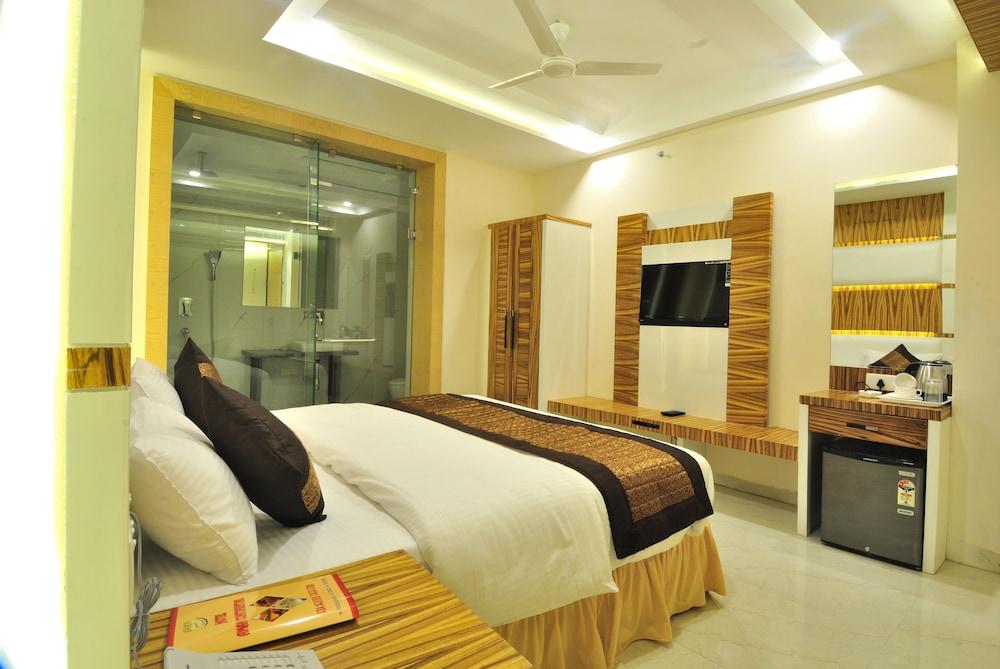 Отель Aman Continental - 2Mins From Railway Station And 5 Mins From Metro Нью-Дели Экстерьер фото