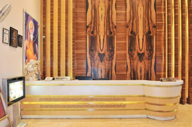 Отель Aman Continental - 2Mins From Railway Station And 5 Mins From Metro Нью-Дели Экстерьер фото